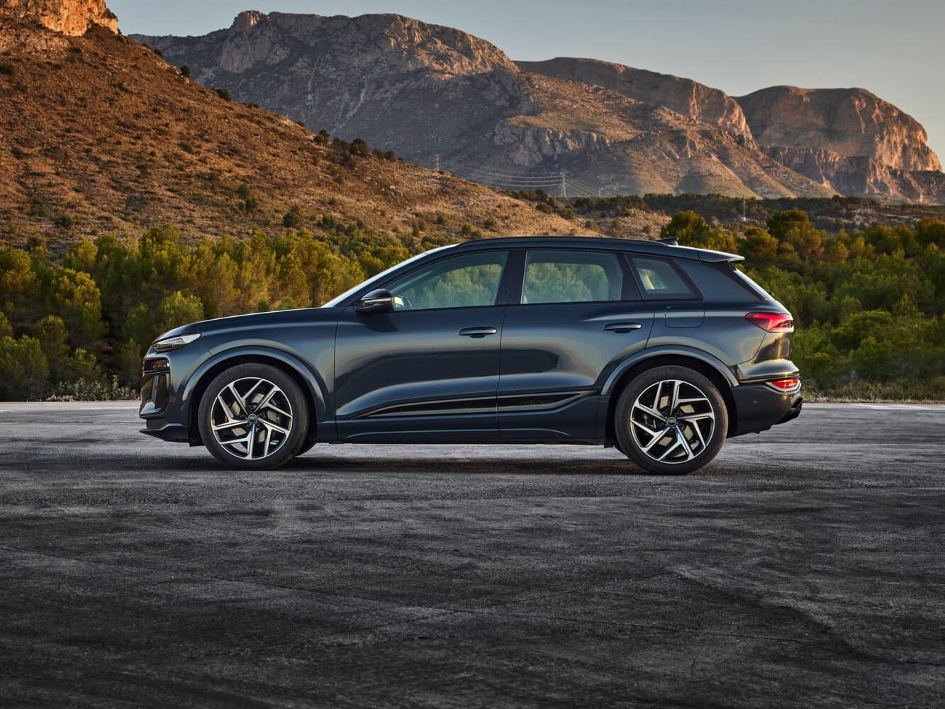 Audi, Q6 e-tron, 2026, фото 2