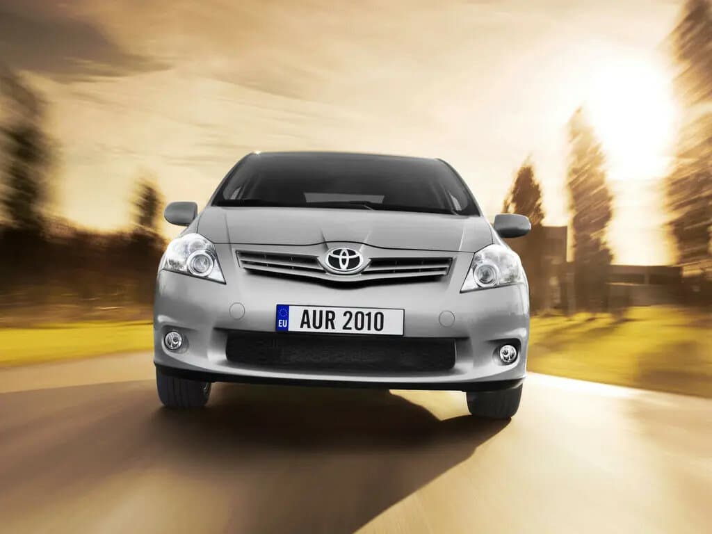 Toyota Auris I Рестайлинг Хэтчбек 3 дв., фото 2