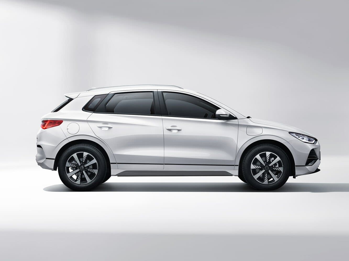 BYD E2 I Рестайлинг Хэтчбек 5 дв., фото 2