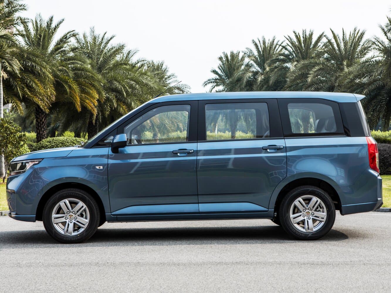 Wuling Hongguang Plus  Компактвэн, фото 2