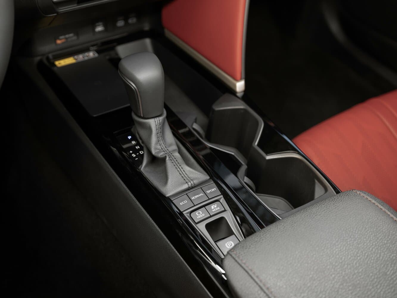 Toyota Camry IX (XV80) Седан, фото 10