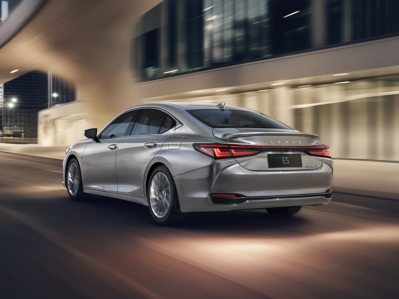 Lexus ES VII Рестайлинг 2 Седан, фото 4