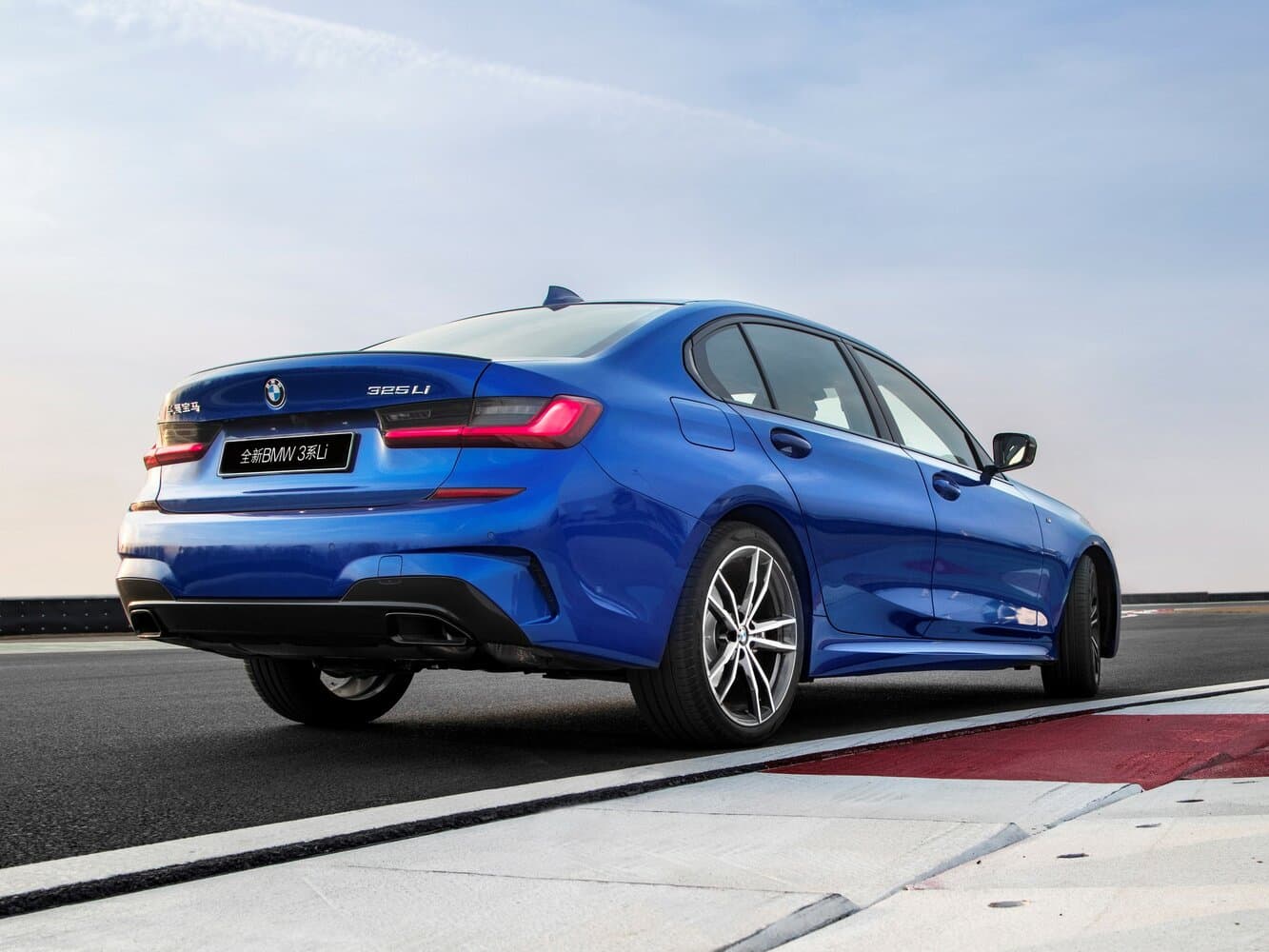 BMW 3 series VII (G2x) Седан Long, фото 4