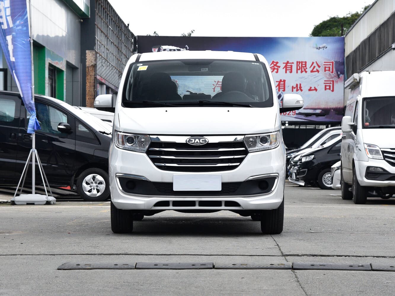 JAC Refine M3  Минивэн, фото 3