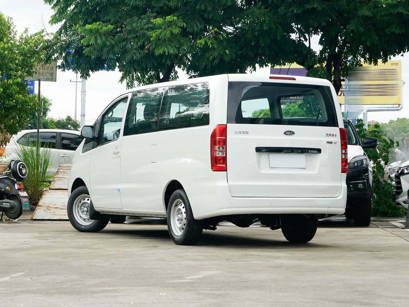 JAC Refine M3  Минивэн LWB, фото 5