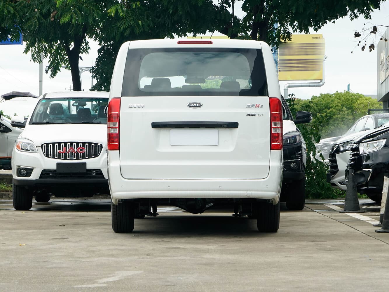 JAC Refine M3  Минивэн LWB, фото 4