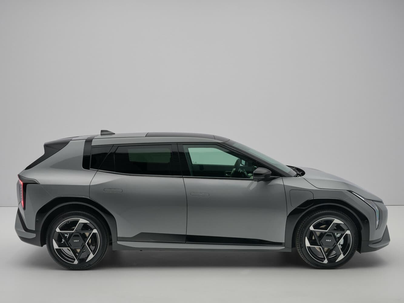 Kia EV4  Хэтчбек 5 дв., фото 2