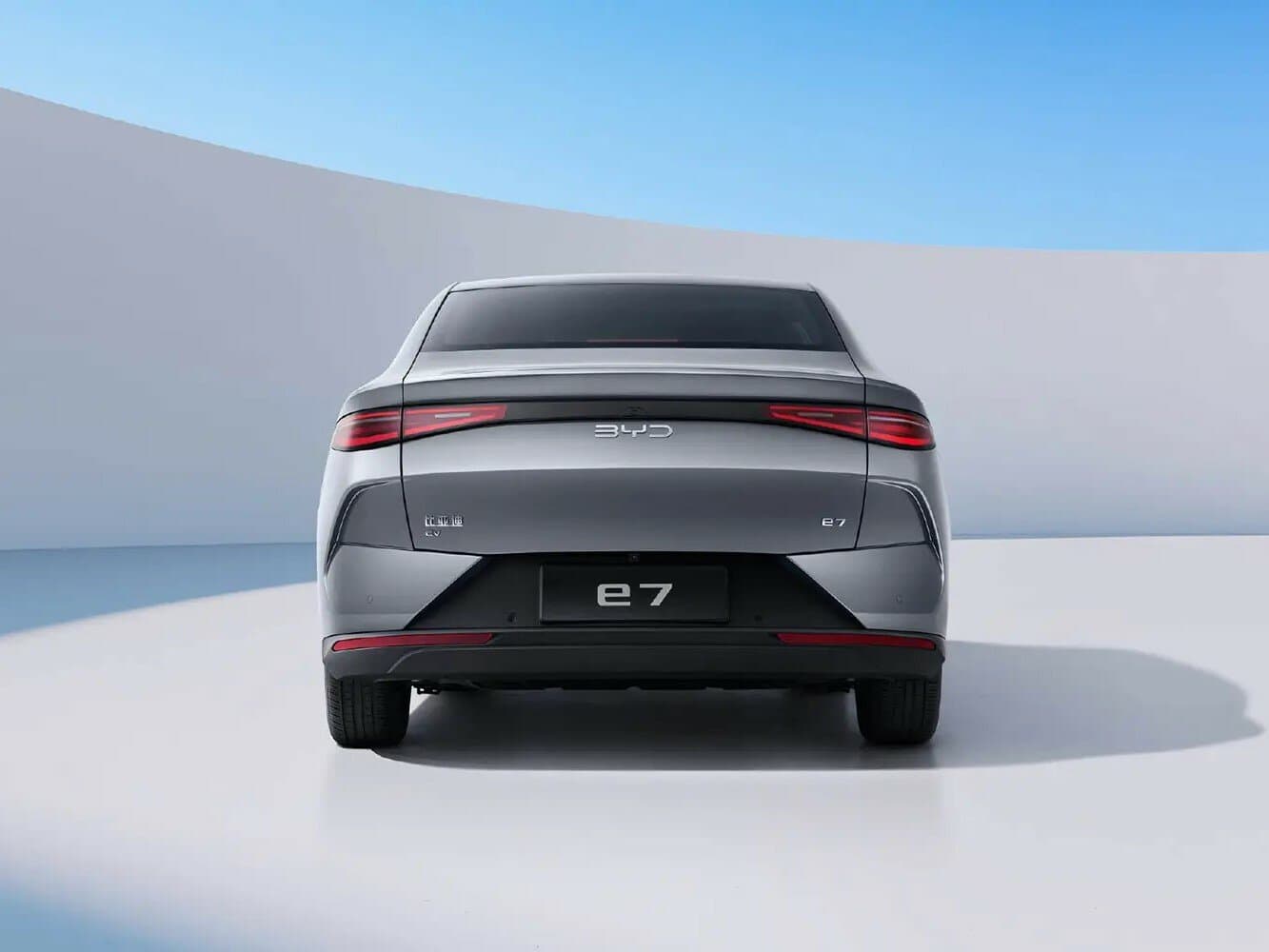 BYD E7  Седан, фото 4