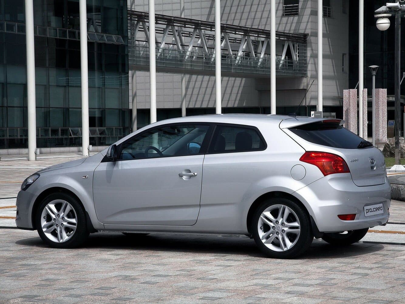 Kia Ceed I Хэтчбек 3 дв., фото 2