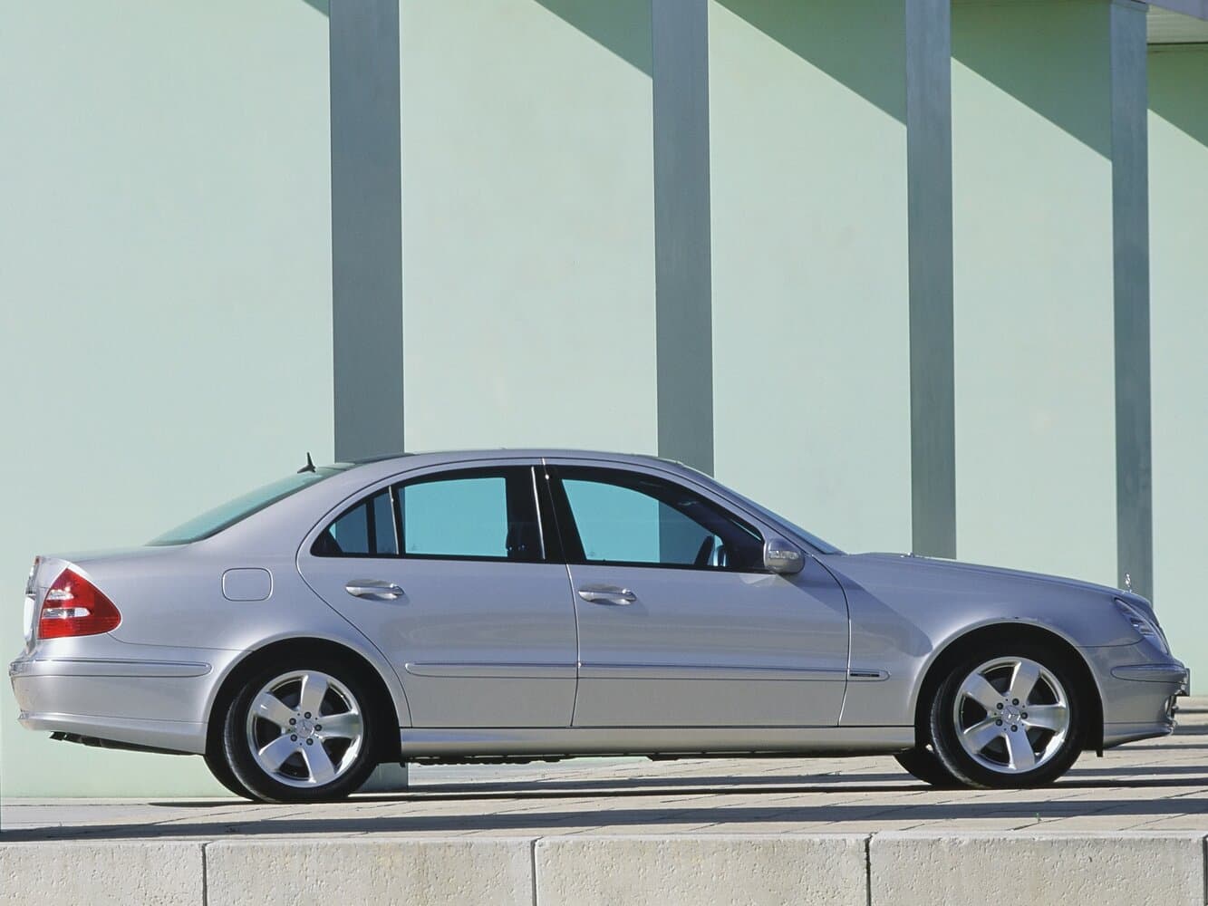 Mercedes-Benz E-Class III (W211, S211) Седан, фото 2