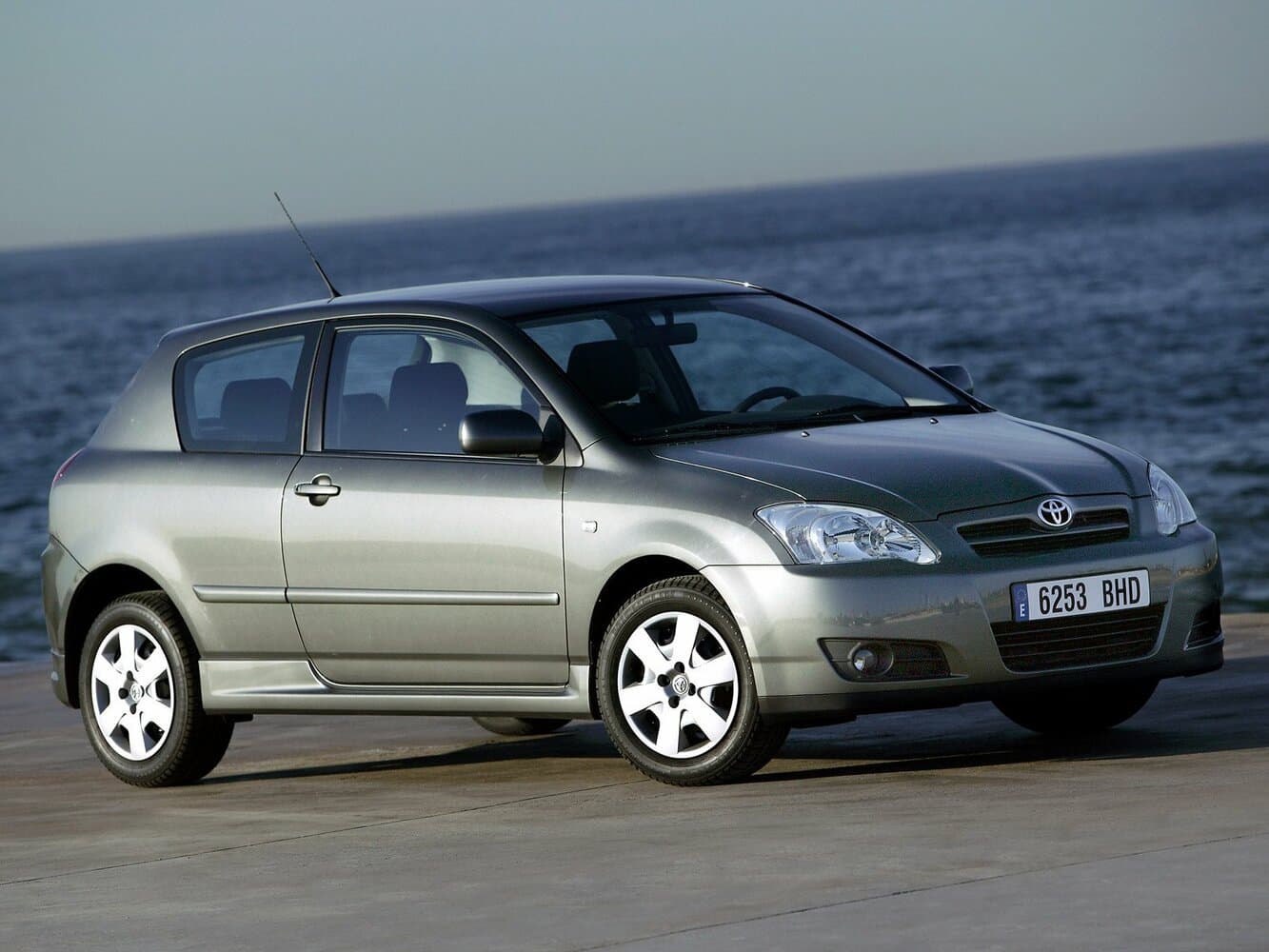 Toyota Corolla IX (E120, E130) Рестайлинг Хэтчбек 3 дв.