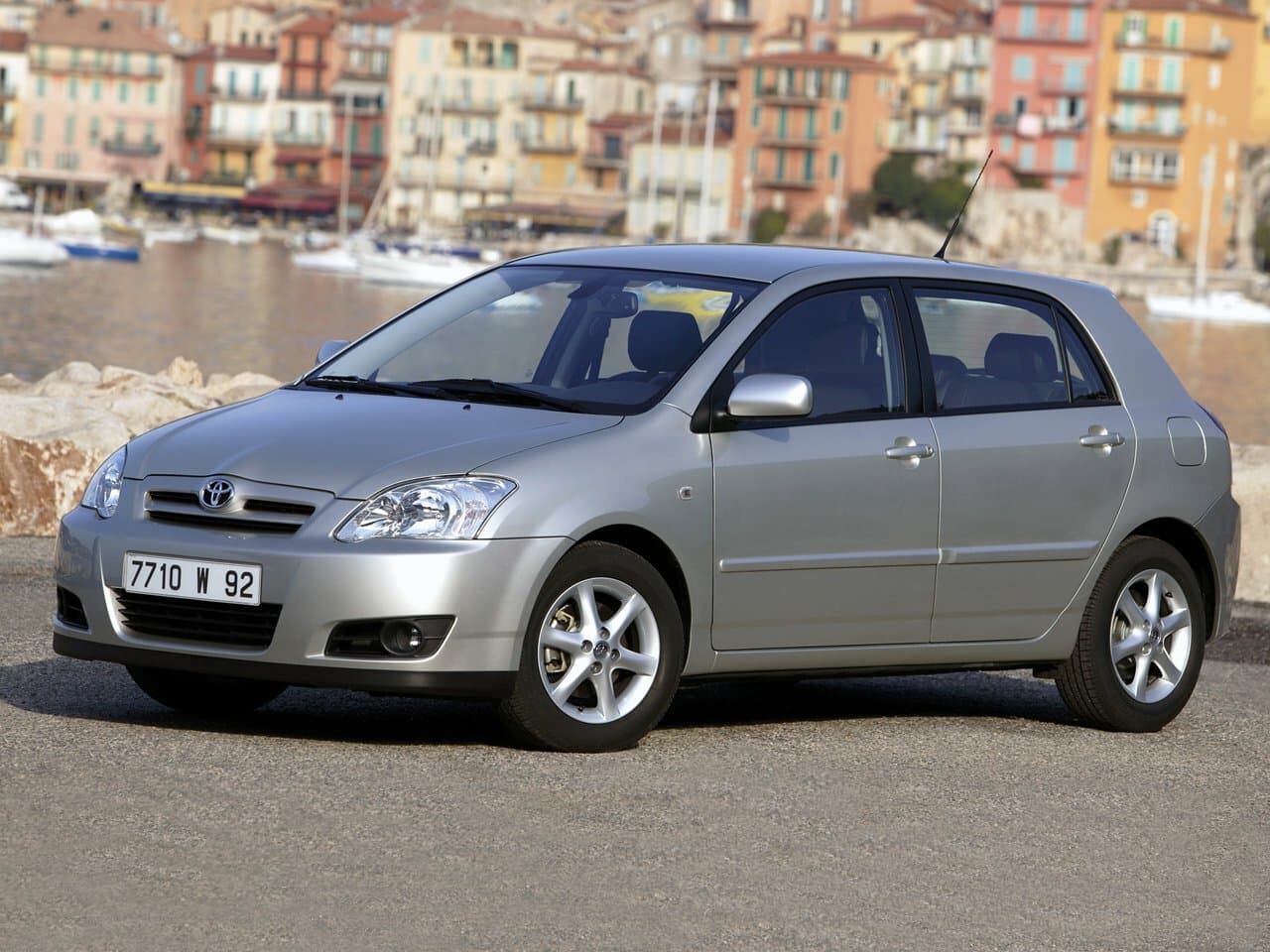 Toyota Corolla IX (E120, E130) Рестайлинг Хэтчбек 5 дв.