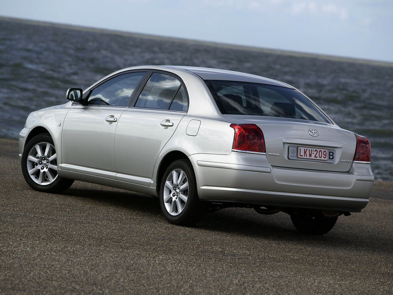Toyota Avensis II Седан, фото 4