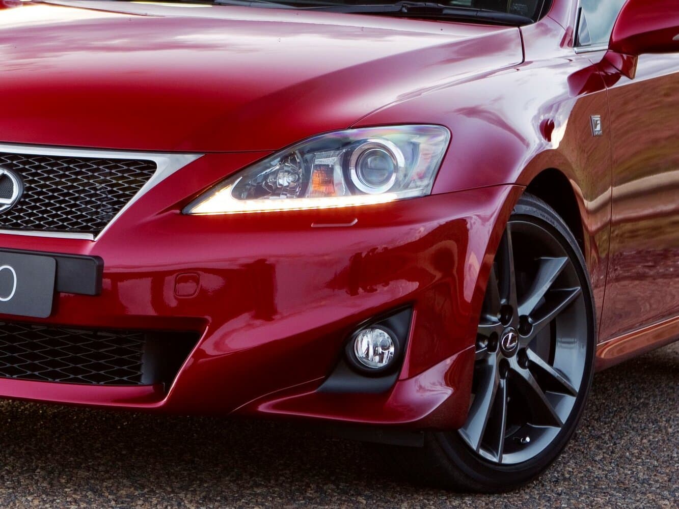 Lexus IS F  Седан, фото 11