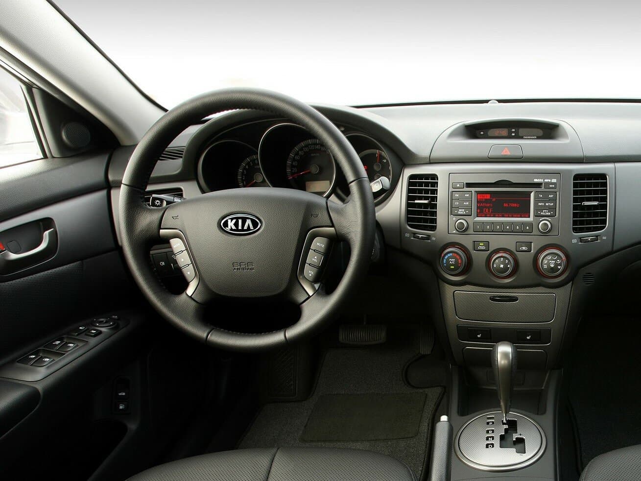 Kia Magentis II Рестайлинг Седан, фото 8