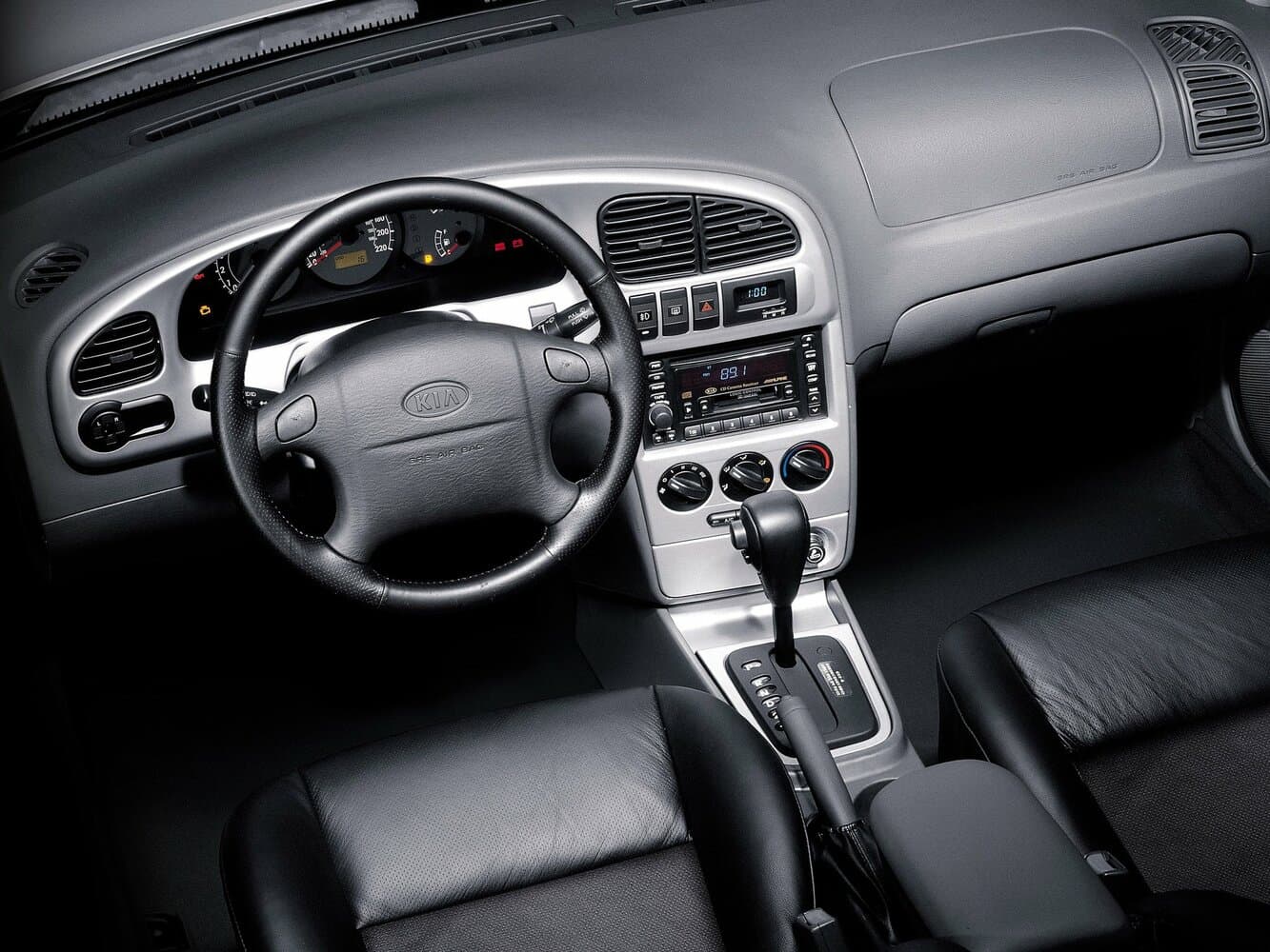 Kia Shuma II Лифтбек, фото 3