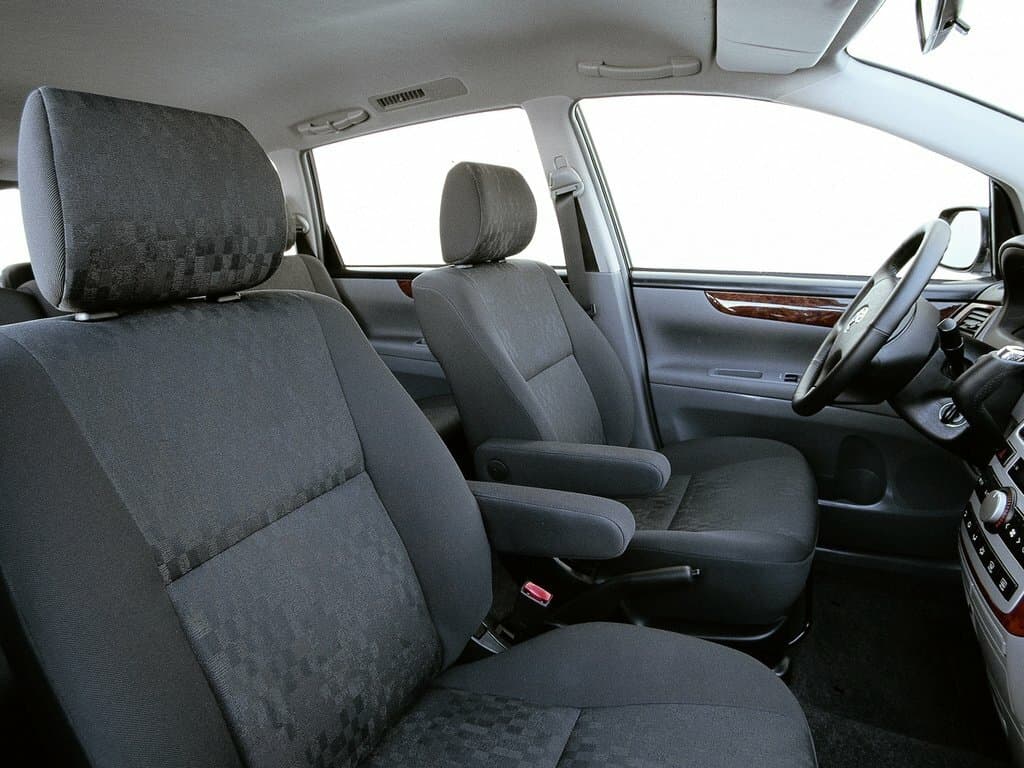 Toyota Avensis Verso I Компактвэн, фото 7