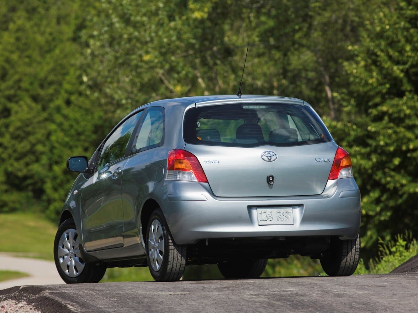 Toyota Yaris II Рестайлинг Хэтчбек 3 дв., фото 4