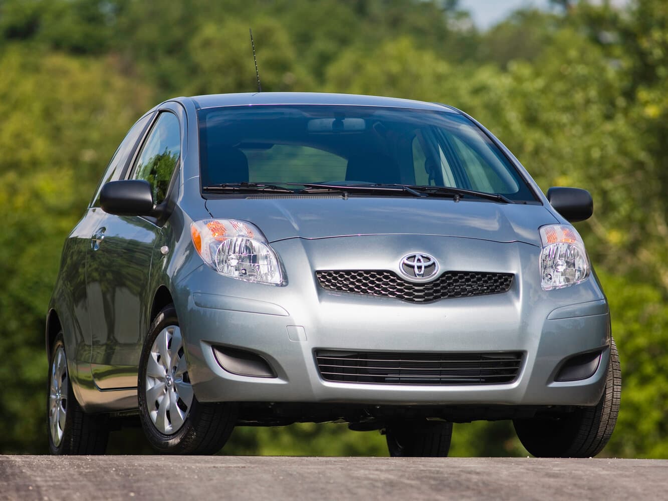 Toyota Yaris II Рестайлинг Хэтчбек 3 дв., фото 3