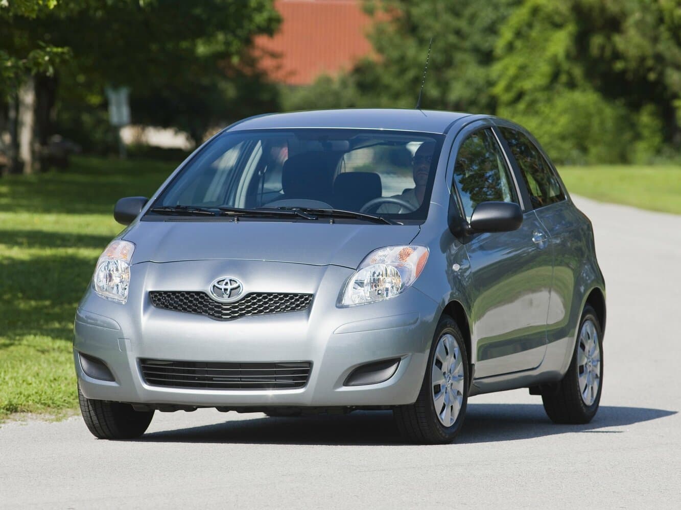 Toyota Yaris II Рестайлинг Хэтчбек 3 дв.