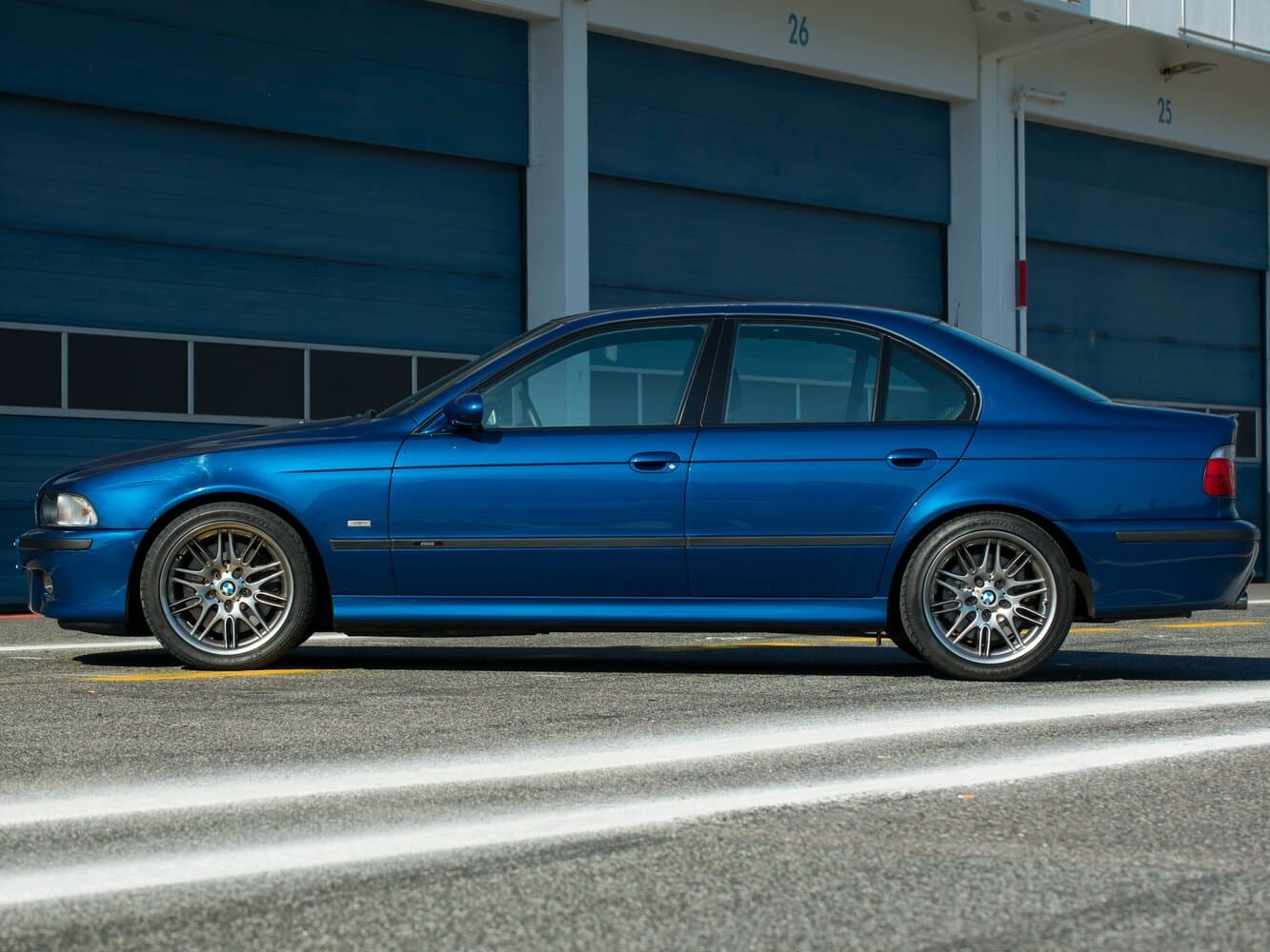 BMW M5 III (E39) Седан, фото 2