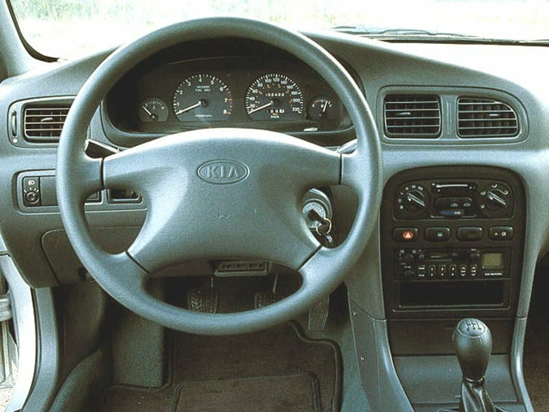 Kia Clarus II Седан, фото 3