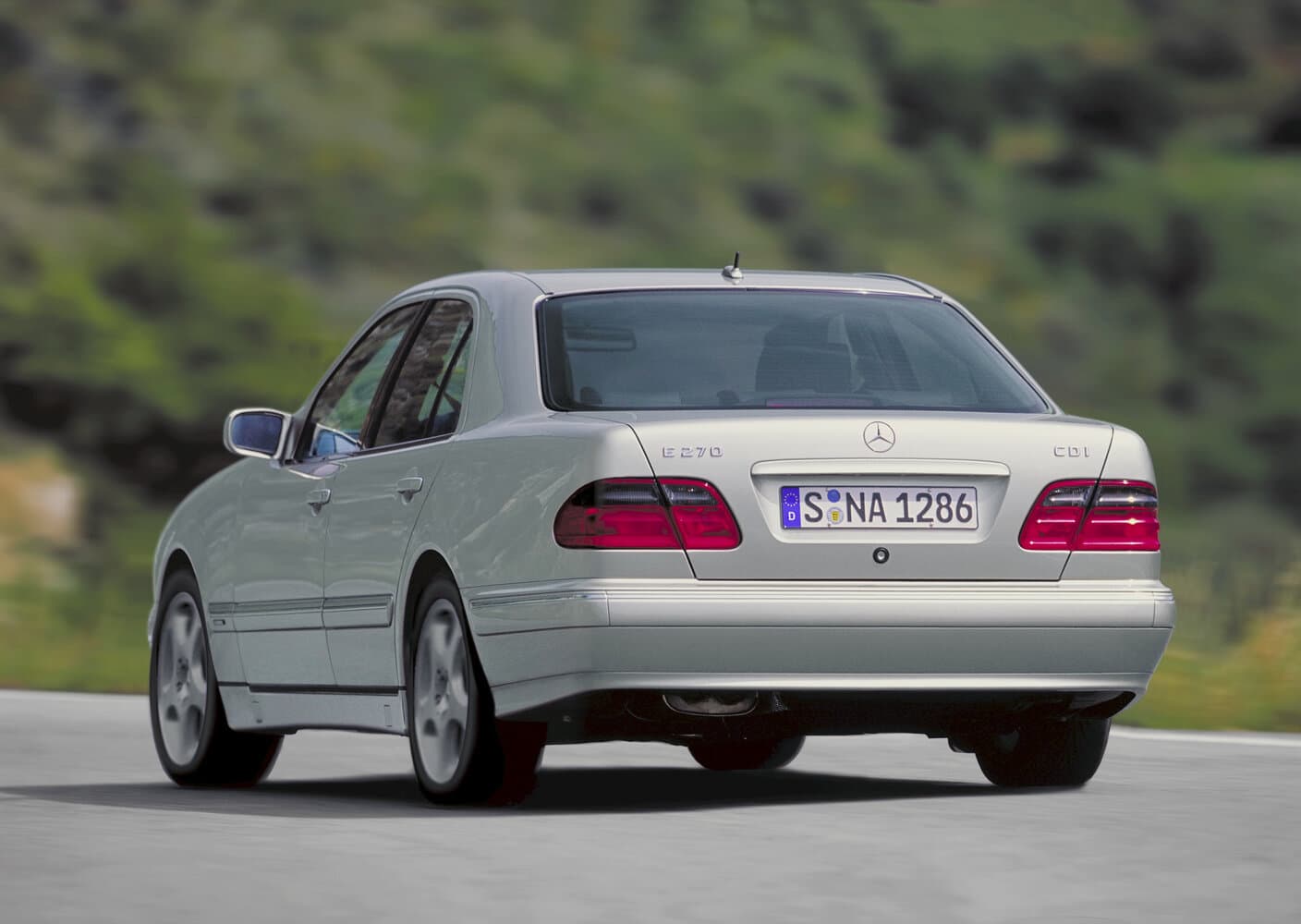 Mercedes-Benz E-Class II (W210, S210) Рестайлинг Седан, фото 4