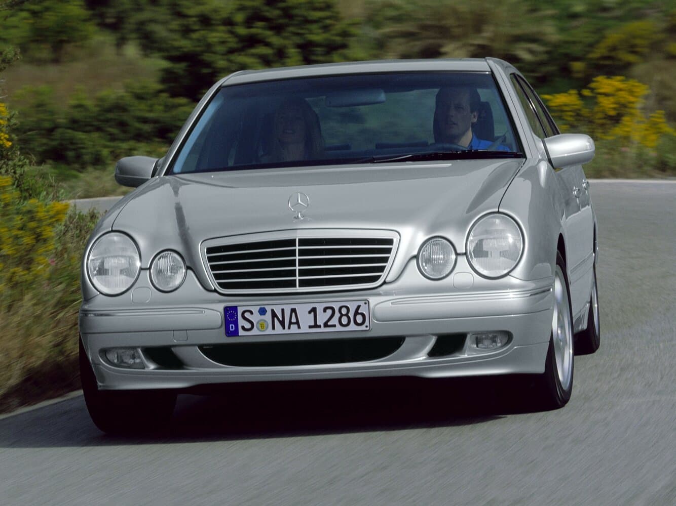 Mercedes-Benz E-Class II (W210, S210) Рестайлинг Седан, фото 3