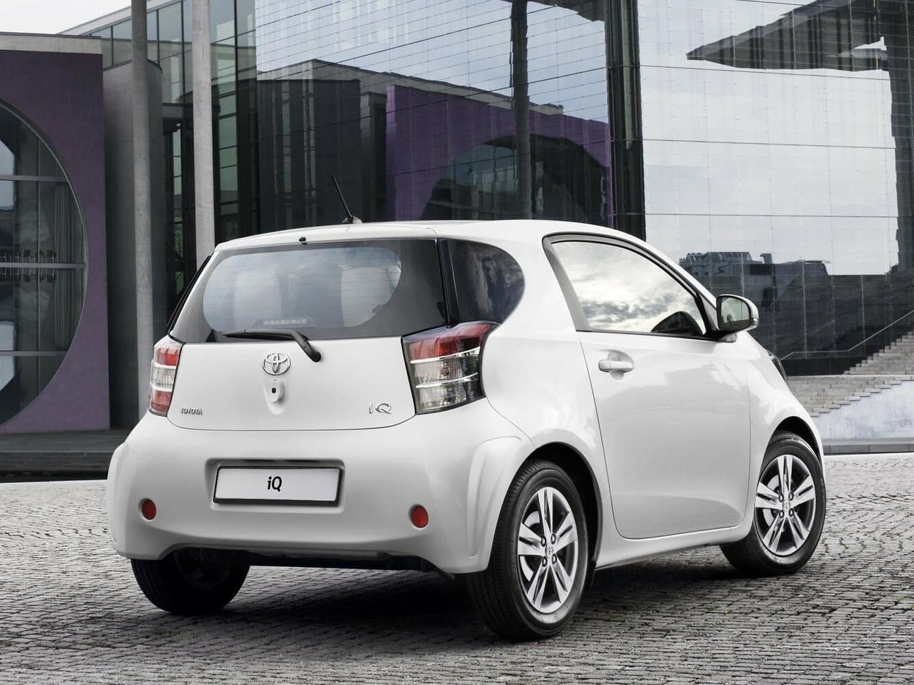 Toyota iQ Хэтчбек 3 дв., фото 5