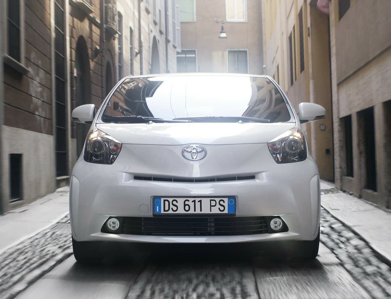 Toyota iQ Хэтчбек 3 дв., фото 3