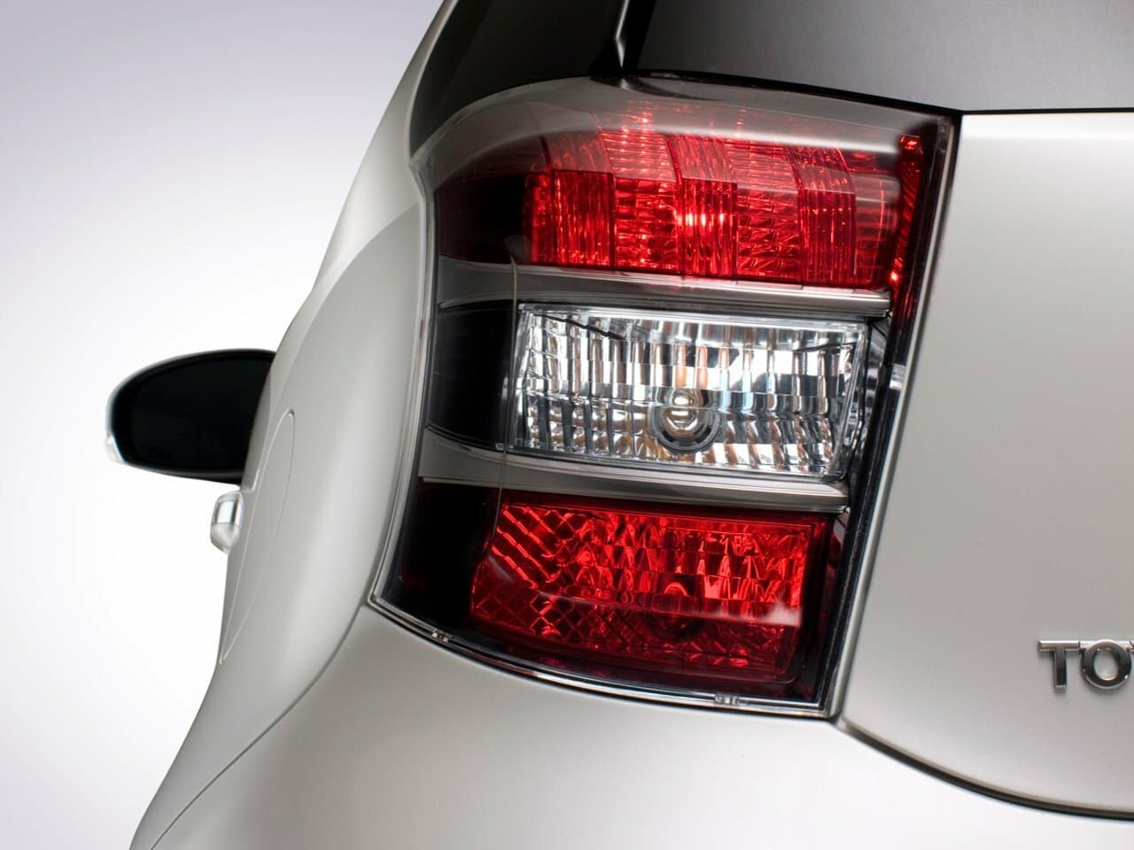 Toyota iQ Хэтчбек 3 дв., фото 15