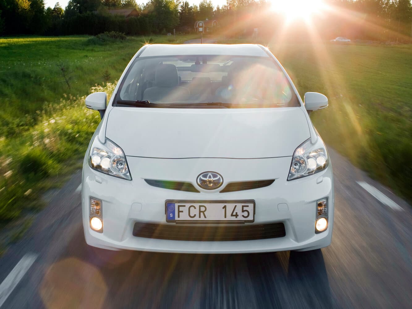 Toyota Prius III (XW30) Лифтбек, фото 3