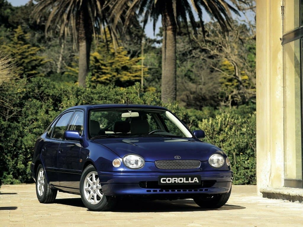 Toyota Corolla VIII (E110) Лифтбек