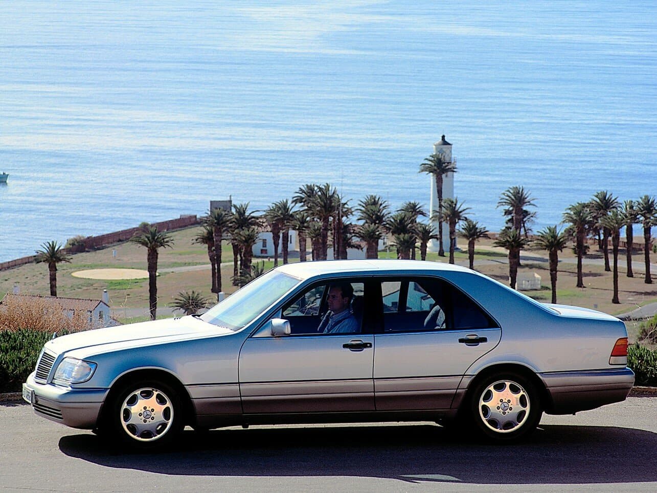 Mercedes-Benz S-Class III (W140) Рестайлинг Седан, фото 2