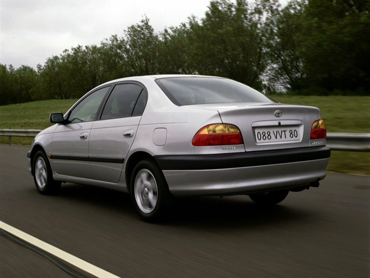 Toyota Avensis I Рестайлинг Седан, фото 4
