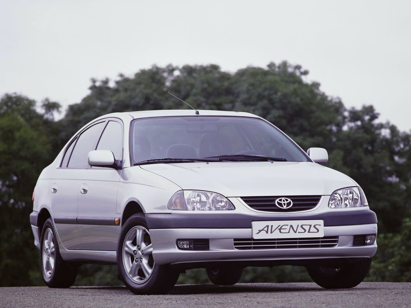 Toyota Avensis I Рестайлинг Седан, фото 3