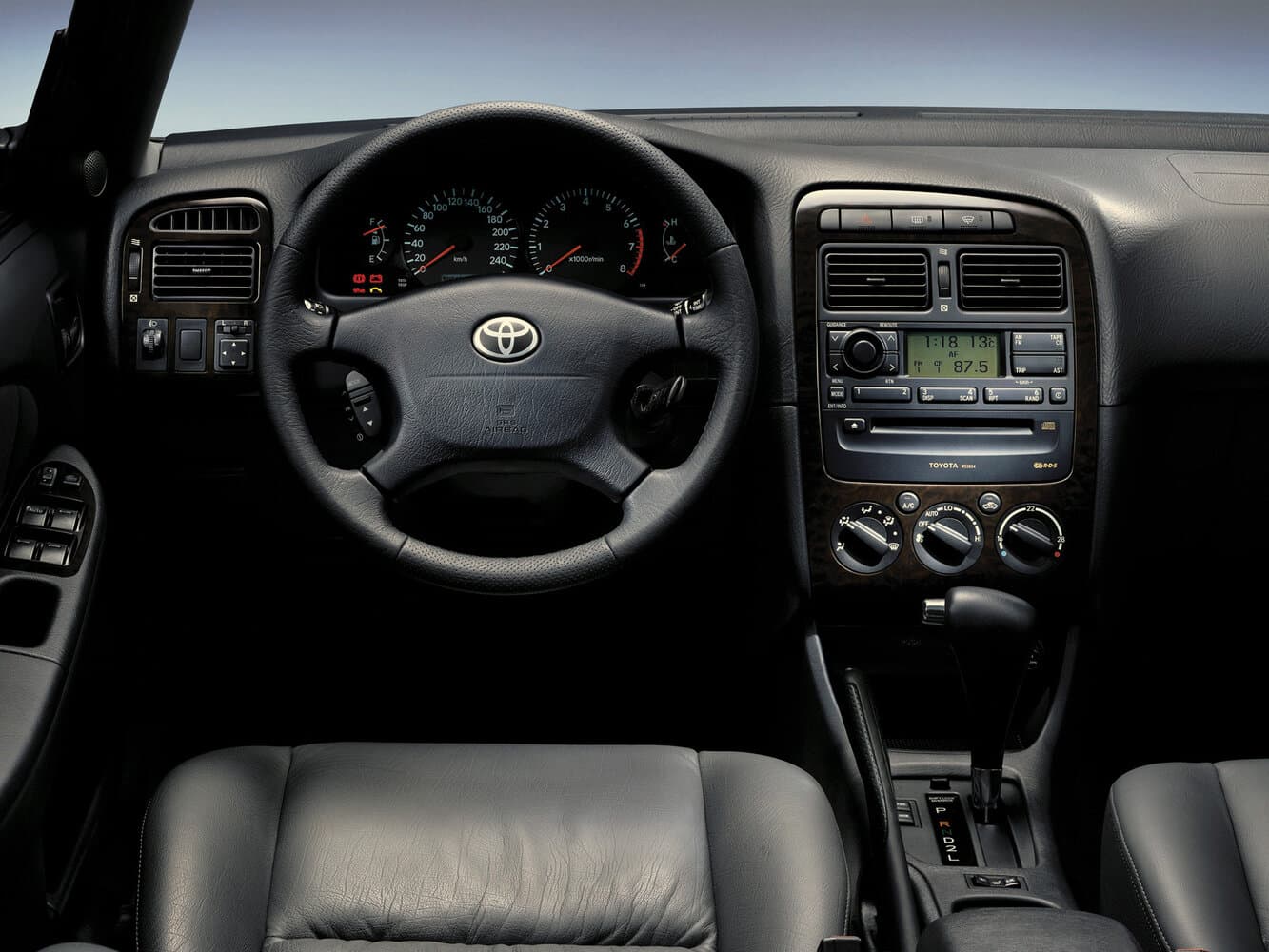 Toyota Avensis I Рестайлинг Седан, фото 5
