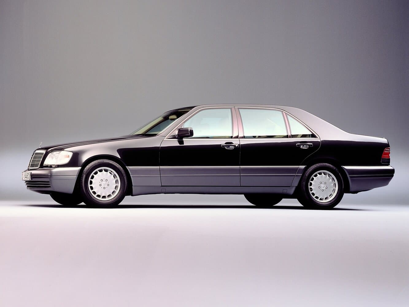 Mercedes-Benz S-Class III (W140) Рестайлинг Седан Long, фото 2
