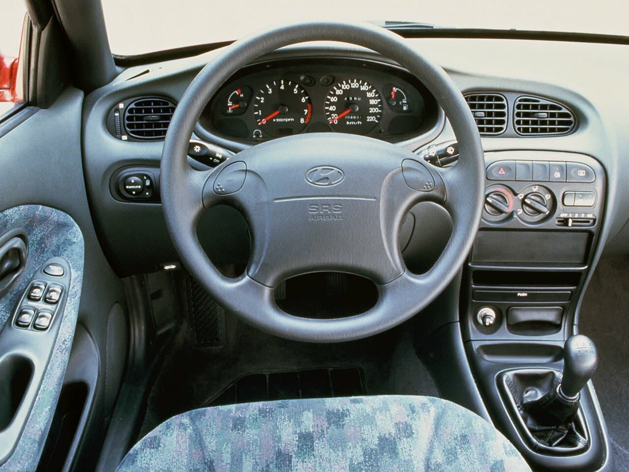 Hyundai Elantra II (J2, J3) Седан, фото 4