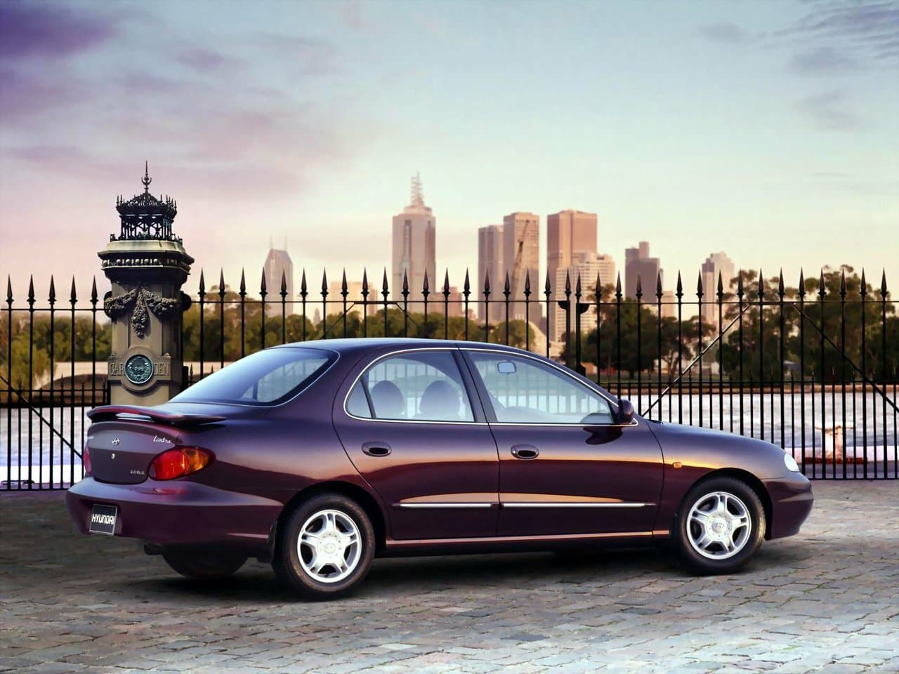 Hyundai Lantra II Рестайлинг Седан, фото 2