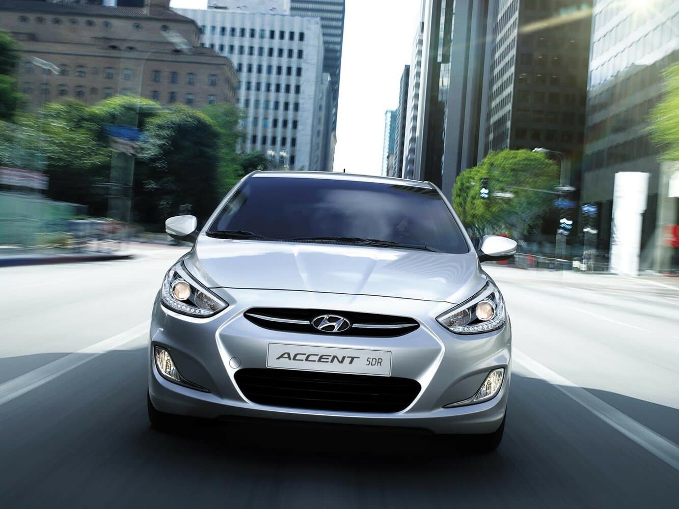 Hyundai Solaris I Хэтчбек 5 дв., фото 2