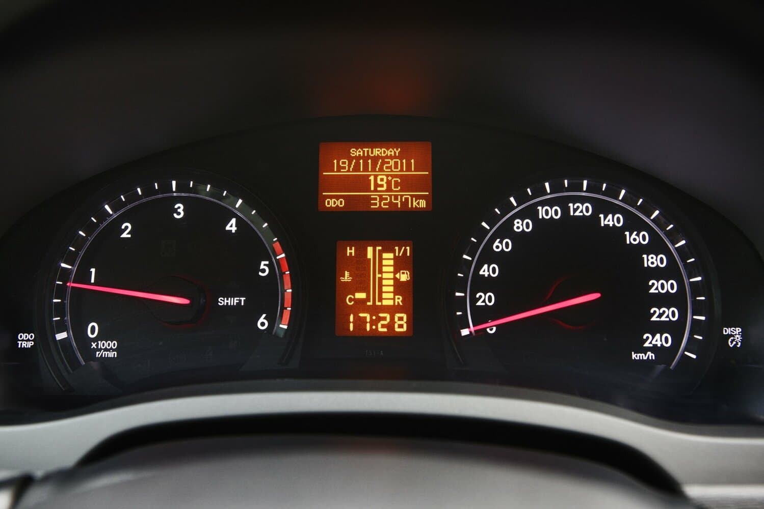 Toyota Avensis III Рестайлинг Седан, фото 8