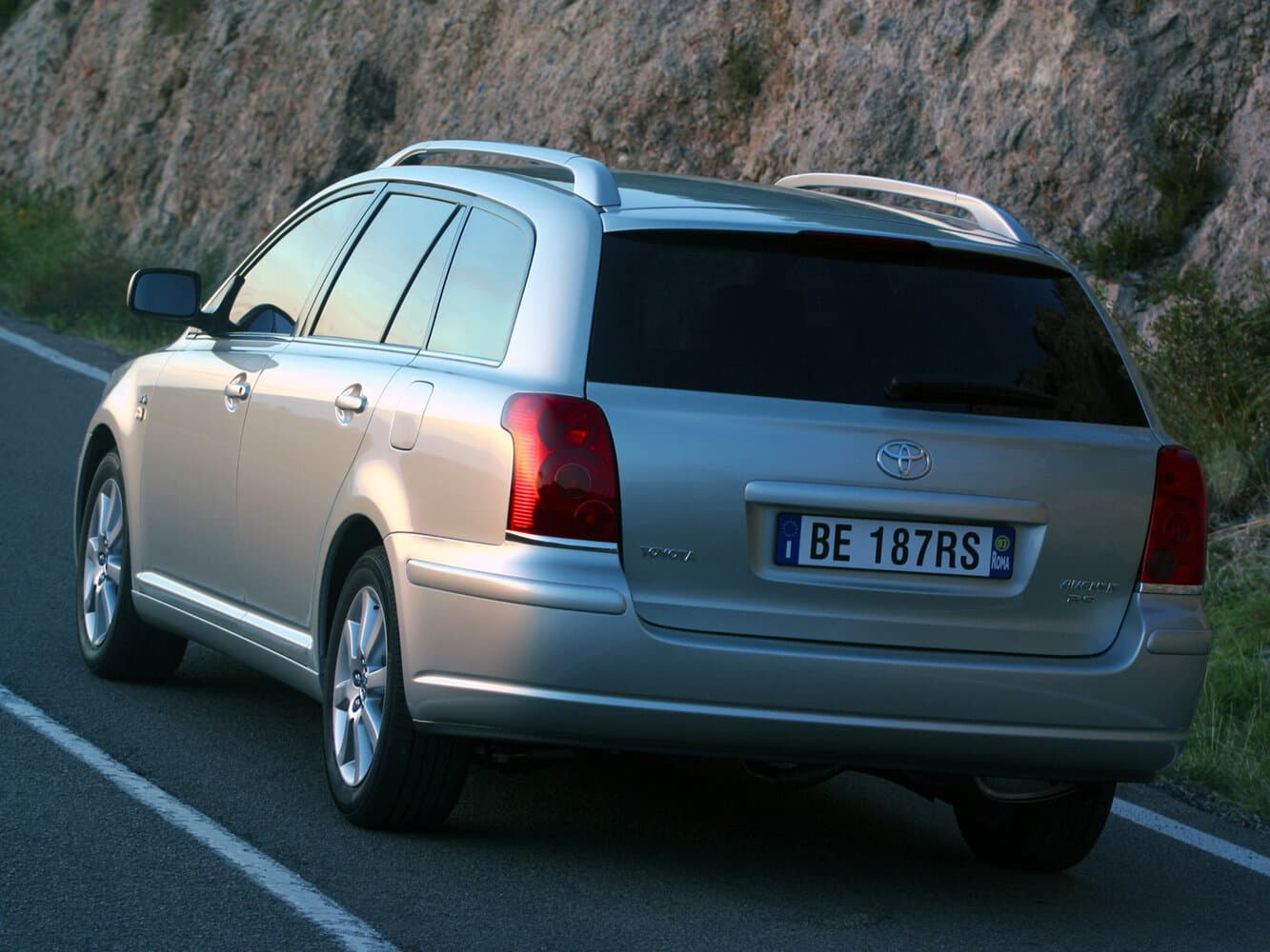 Toyota Avensis II Универсал 5 дв., фото 4