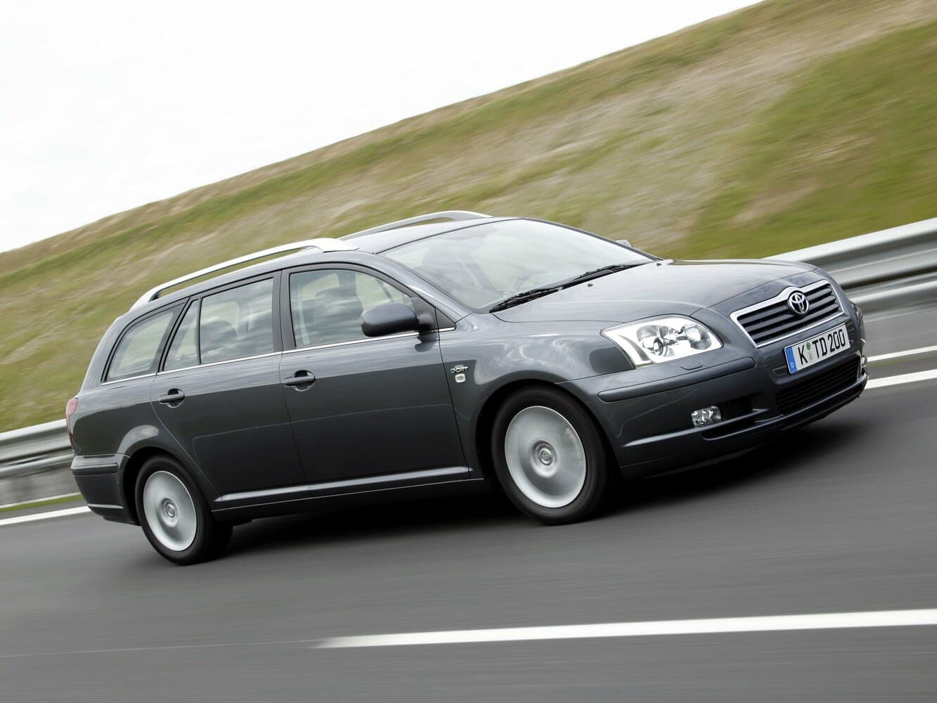 Toyota Avensis II Универсал 5 дв.