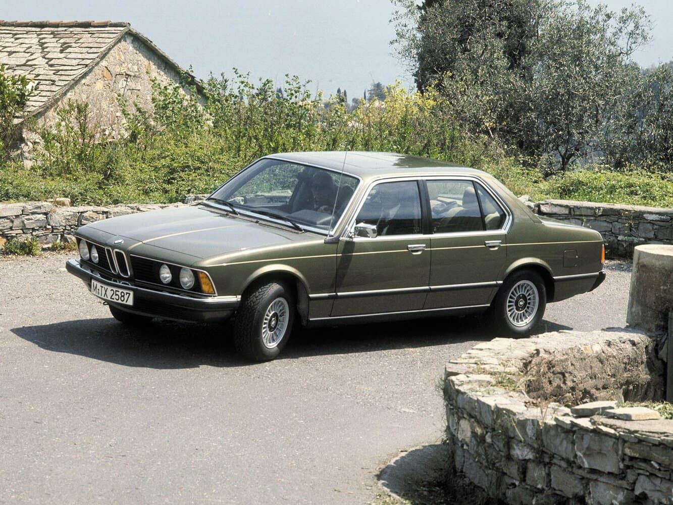BMW 7 series I (E23)