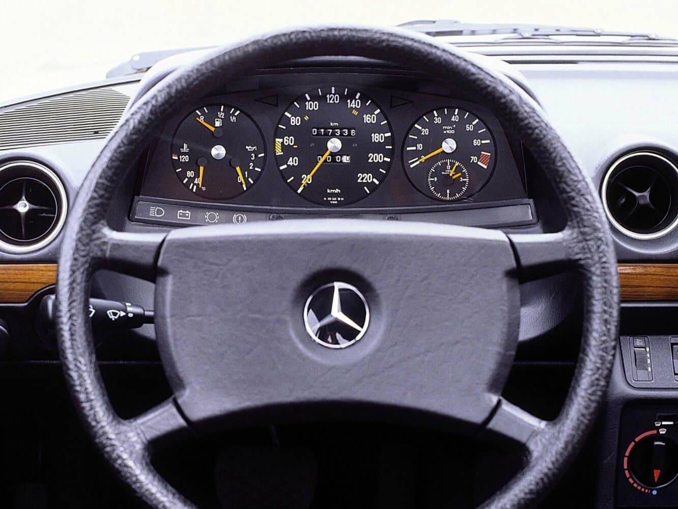 Mercedes-Benz W123  Седан, фото 4