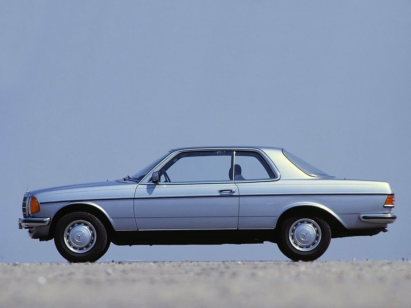 Mercedes-Benz W123  Купе, фото 2