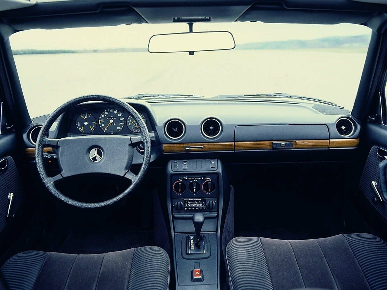 Mercedes-Benz W123  Купе, фото 4