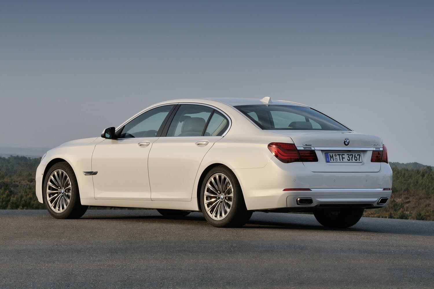 BMW 7 series V (F01/F02/F04) Рестайлинг Седан, фото 5