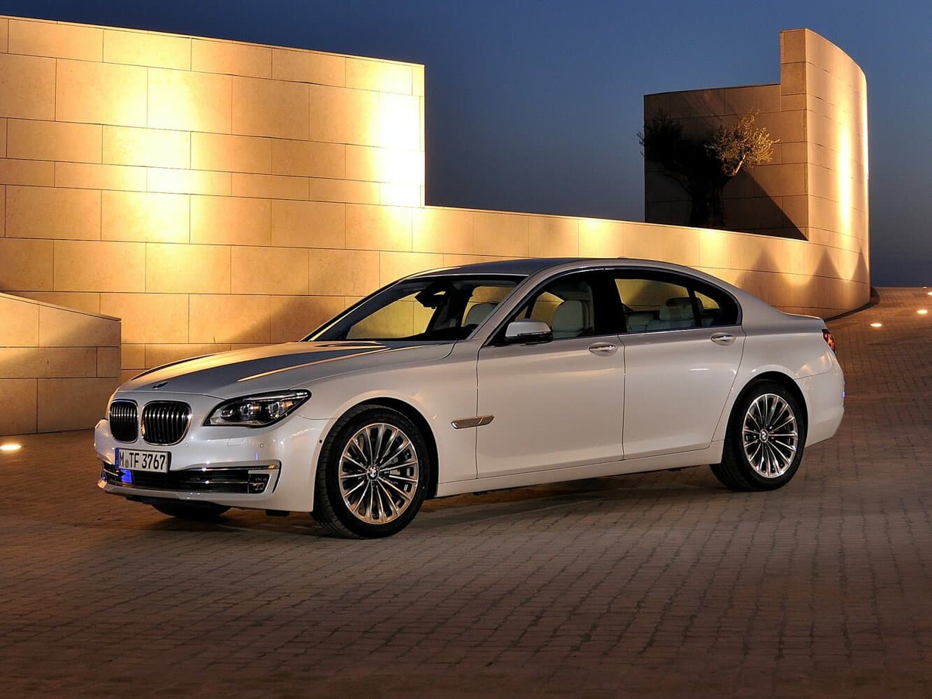 BMW 7 series V (F01/F02/F04) Рестайлинг Седан